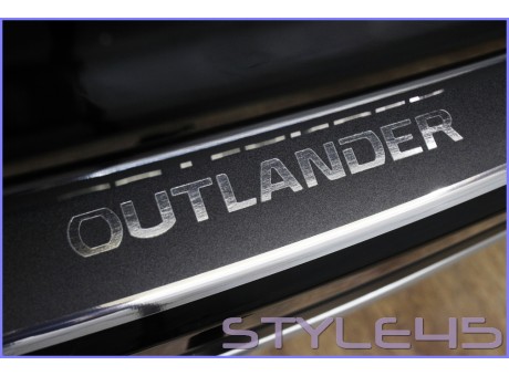 Наклейка на задний бампер Mitsubishi Outlander 3