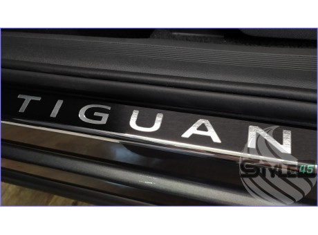 Наклейки на пороги Volkswagen Tiguan Mk 2